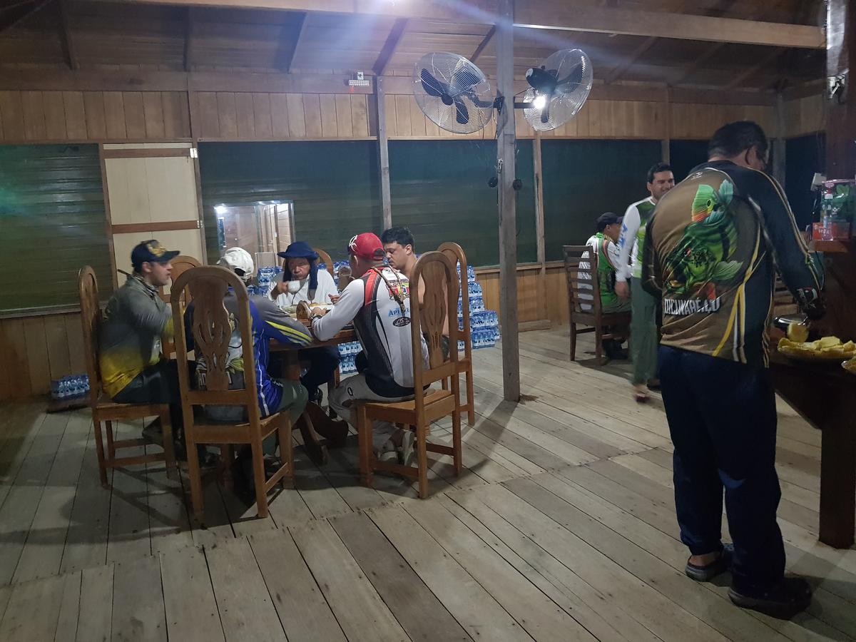 Amazon Arowana Lodge Careiro Экстерьер фото
